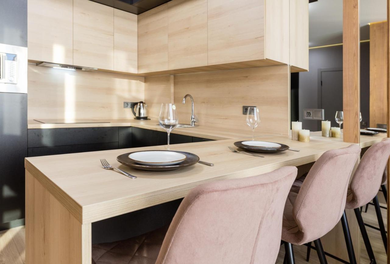 Fayna Town - Loft Black - Nyvky Киев Екстериор снимка