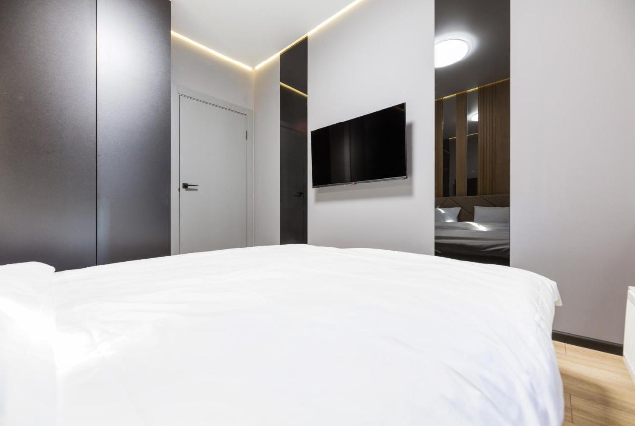 Fayna Town - Loft Black - Nyvky Киев Екстериор снимка
